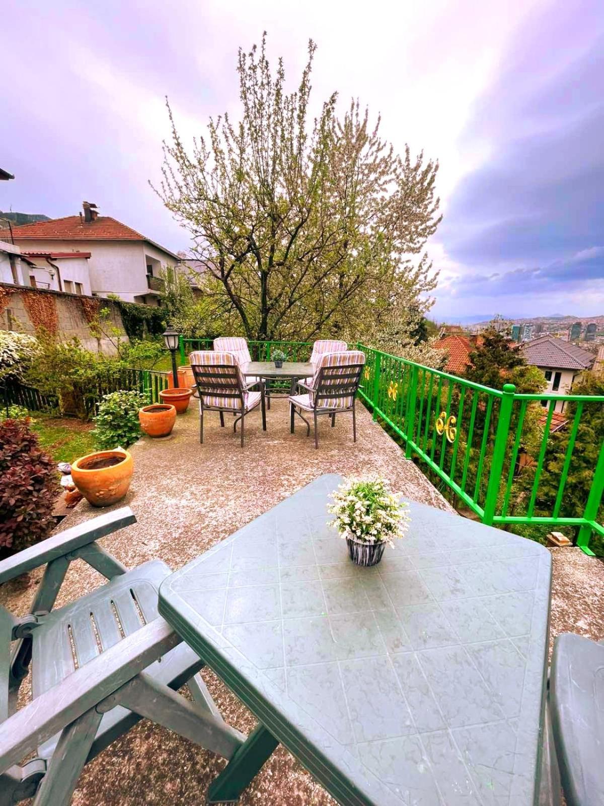 Garden Free Parking SJJ